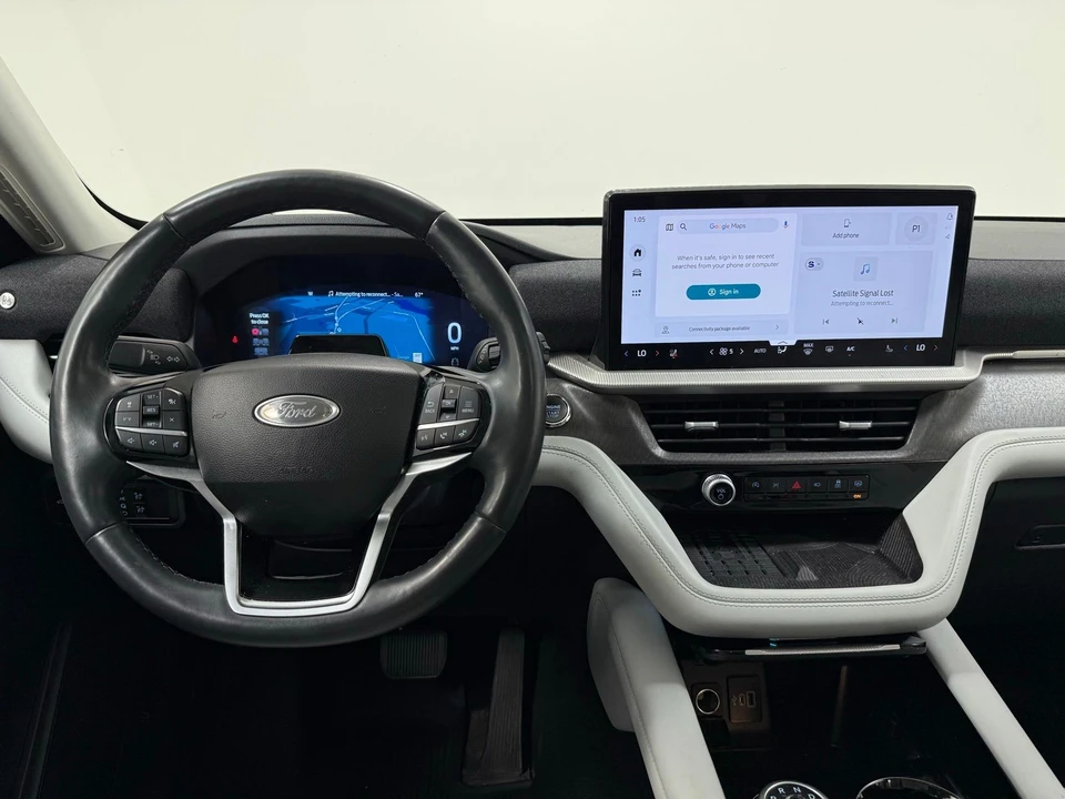 2025 Ford Explorer 6th Gen - Image 28 of 31