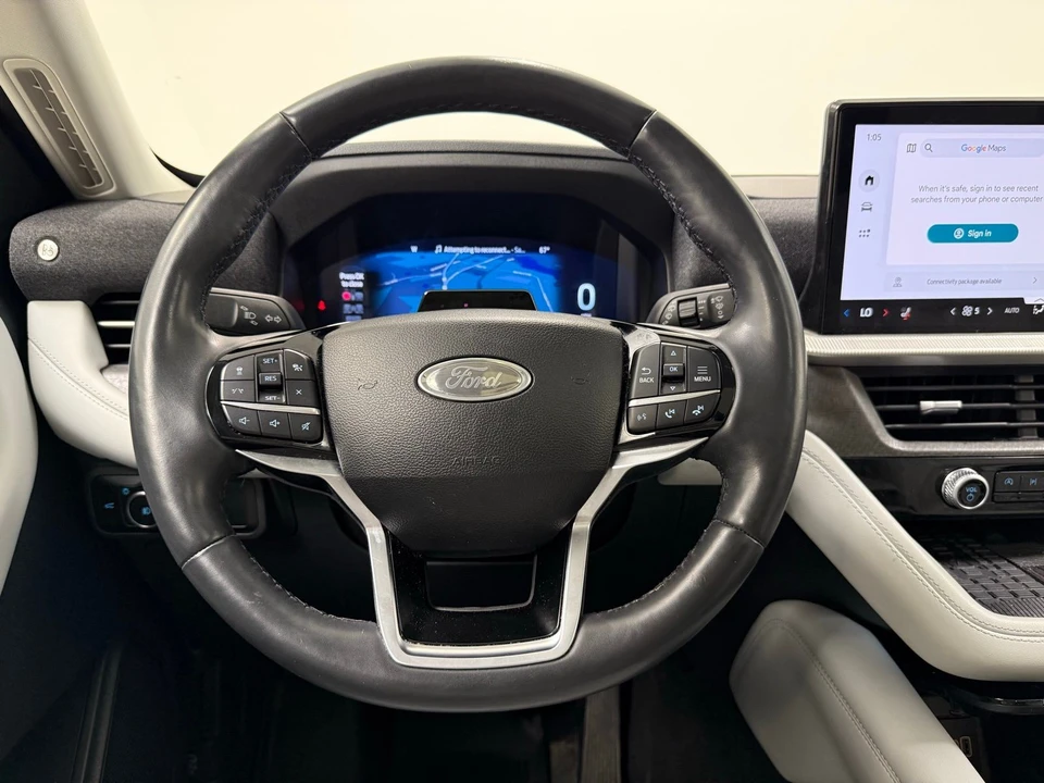 2025 Ford Explorer 6th Gen - Image 27 of 31