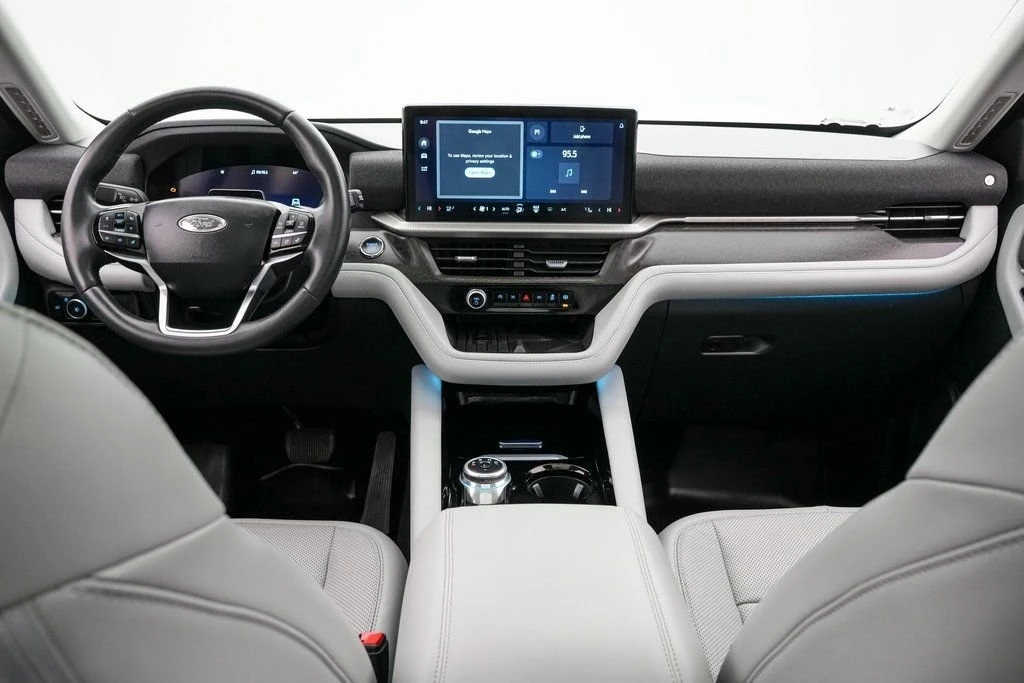 2025 Ford Explorer 6th Gen - Image 15 of 21