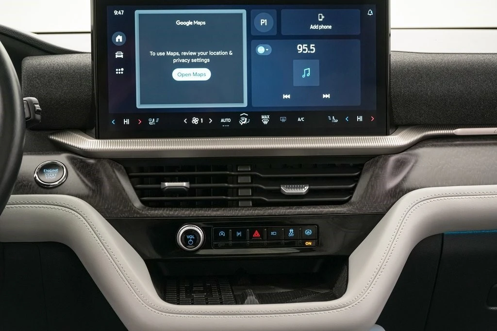 2025 Ford Explorer 6th Gen - Image 16 of 21