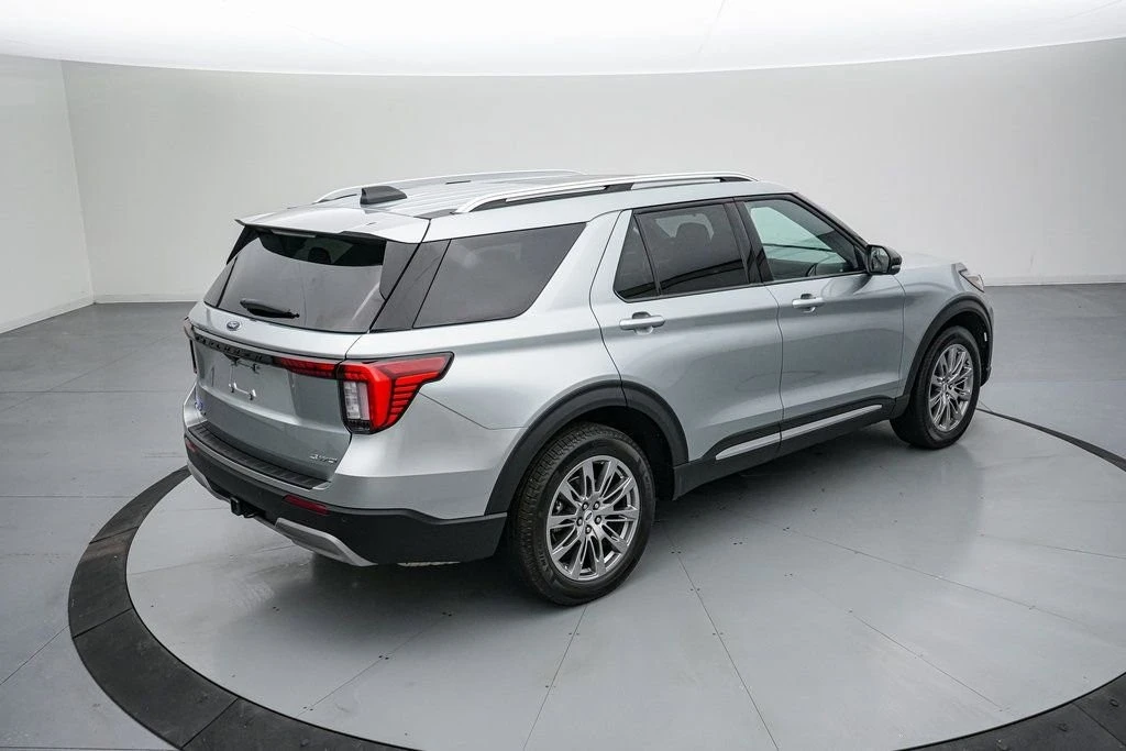 2025 Ford Explorer 6th Gen - Image 5 of 21