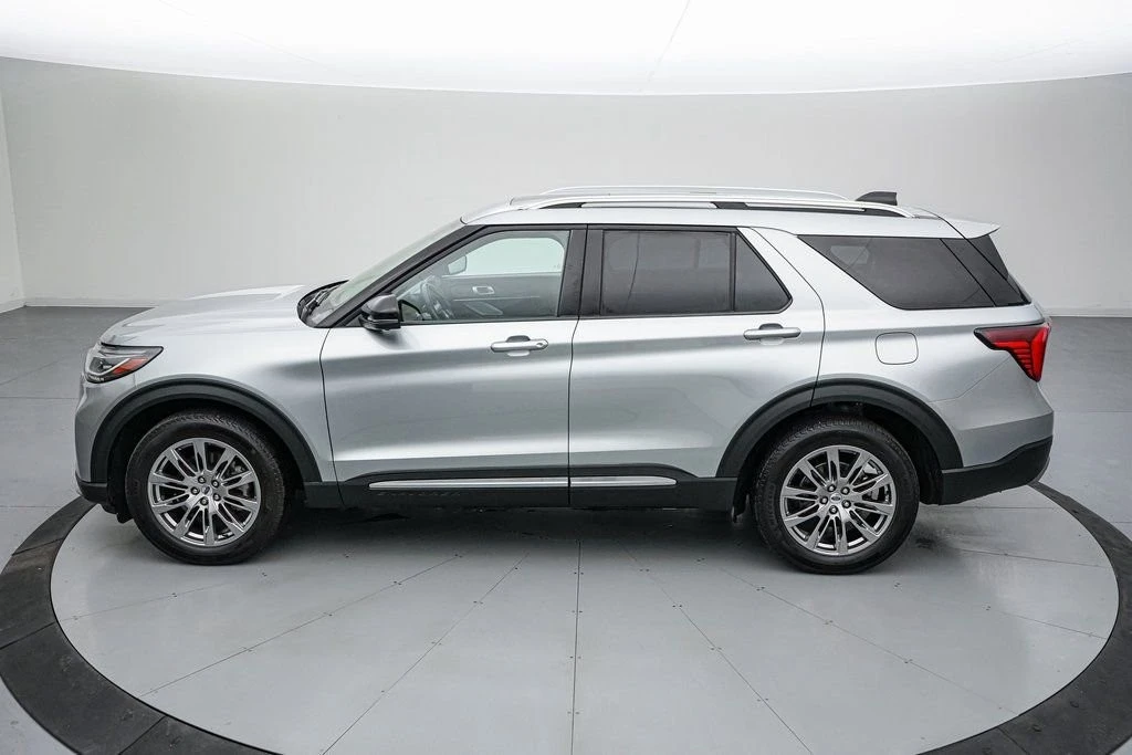 2025 Ford Explorer 6th Gen - Image 8 of 21