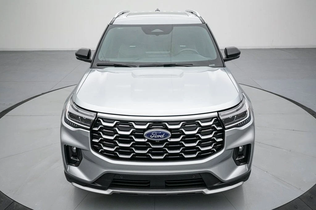 2025 Ford Explorer 6th Gen - Image 10 of 21