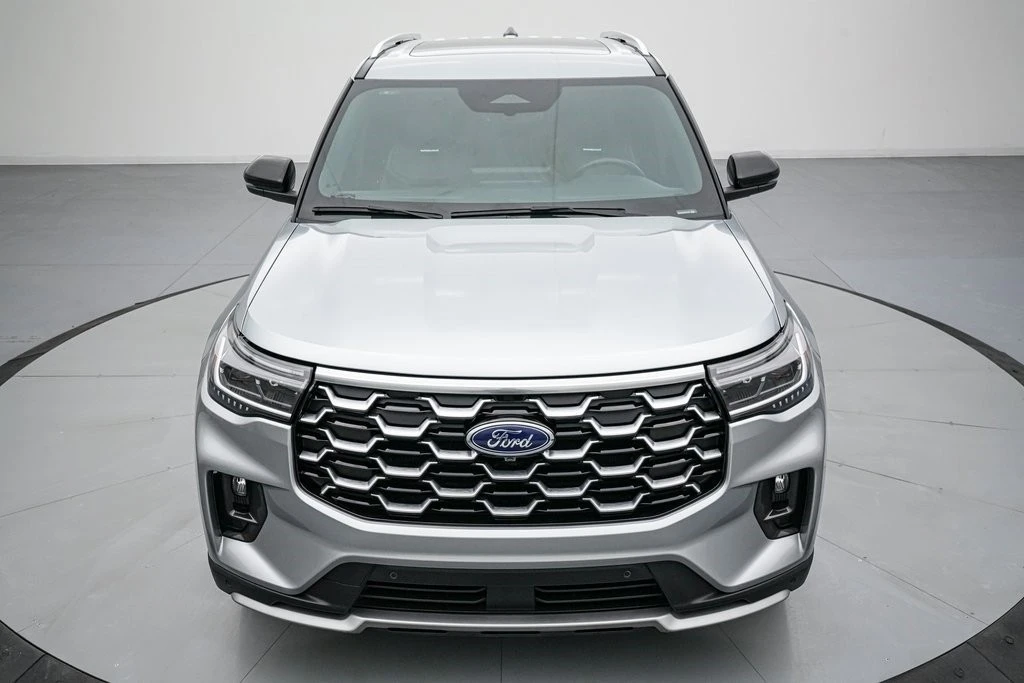 2025 Ford Explorer 6th Gen - Image 10 of 21