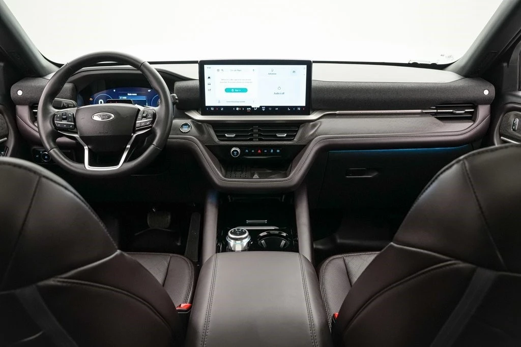 2025 Ford Explorer 6th Gen - Image 15 of 21