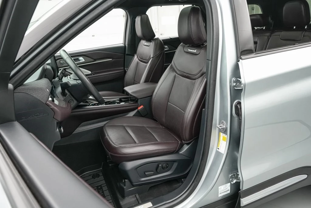 2025 Ford Explorer 6th Gen - Image 12 of 21
