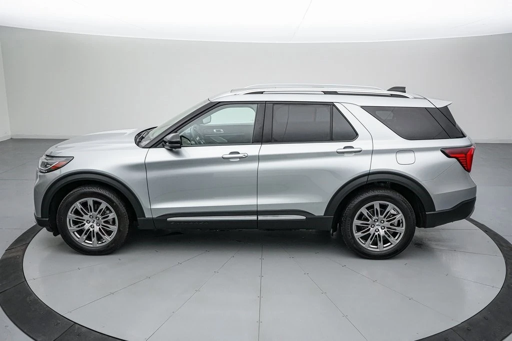 2025 Ford Explorer 6th Gen - Image 8 of 21