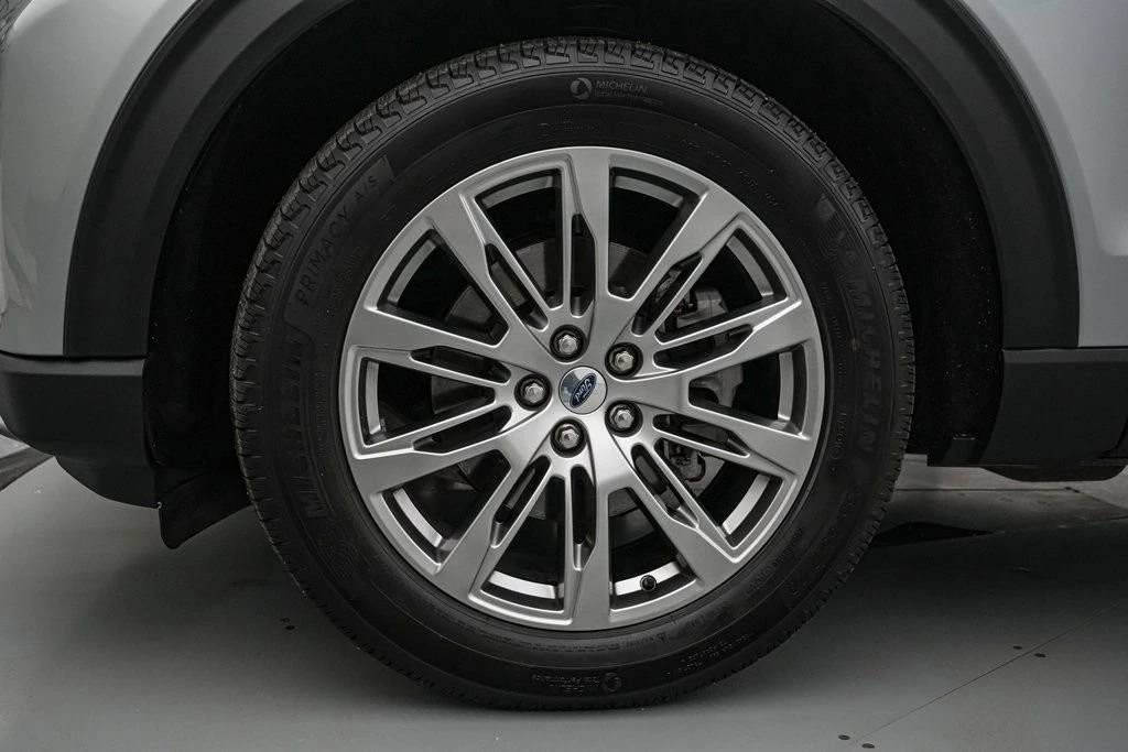 2025 Ford Explorer 6th Gen - Image 11 of 21