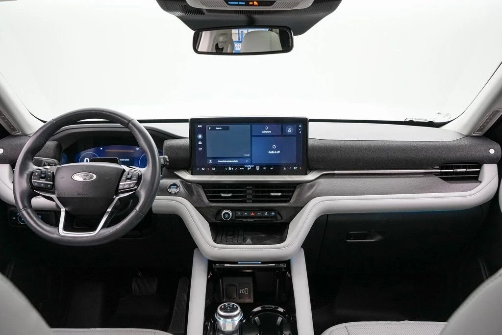 2025 Ford Explorer 6th Gen - Image 15 of 21
