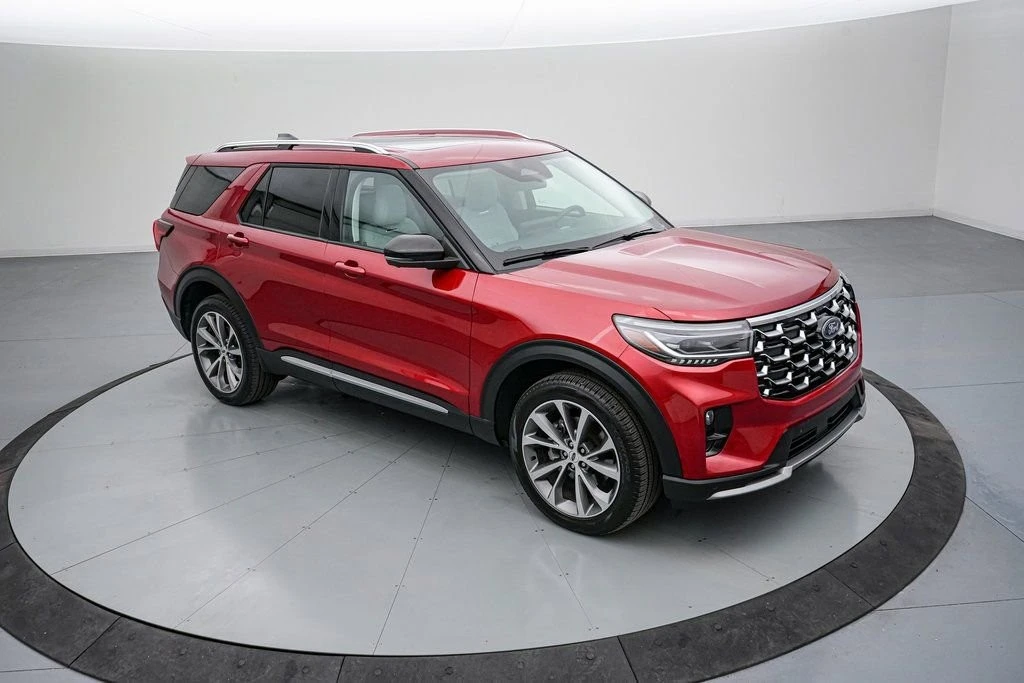 2025 Ford Explorer 6th Gen - Image 2 of 21