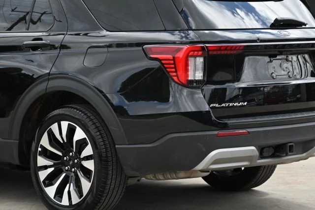 2025 Ford Explorer 6th Gen - Image 9 of 21