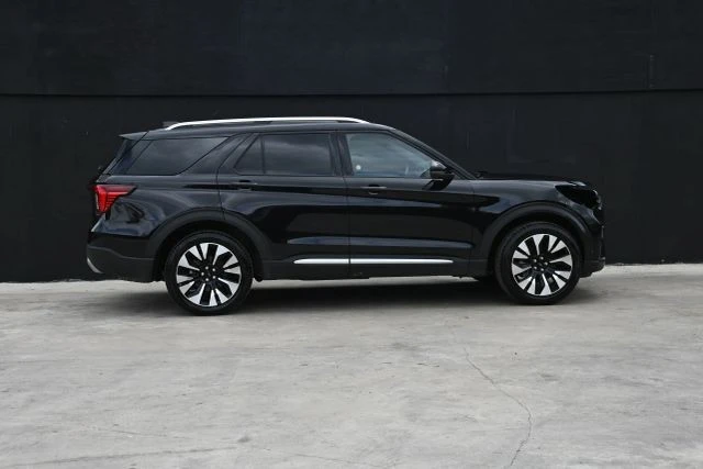 2025 Ford Explorer 6th Gen - Image 7 of 21