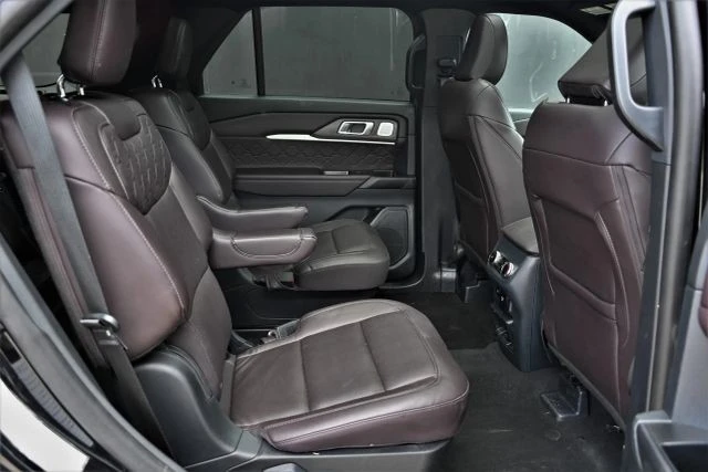 2025 Ford Explorer 6th Gen - Image 19 of 21