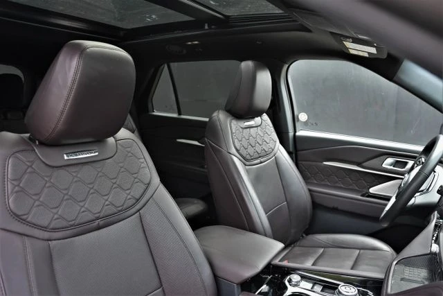 2025 Ford Explorer 6th Gen - Image 14 of 21