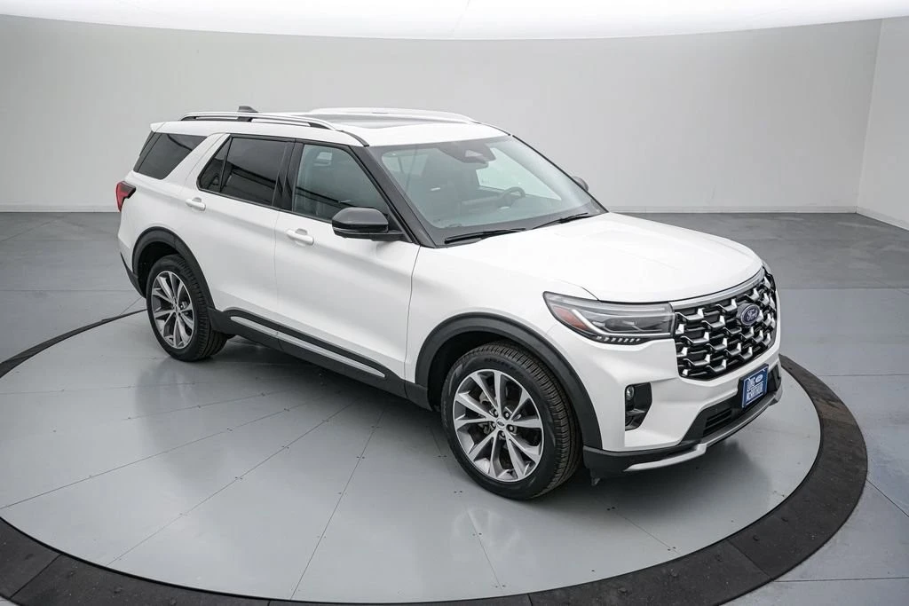 2025 Ford Explorer 6th Gen - Image 2 of 21