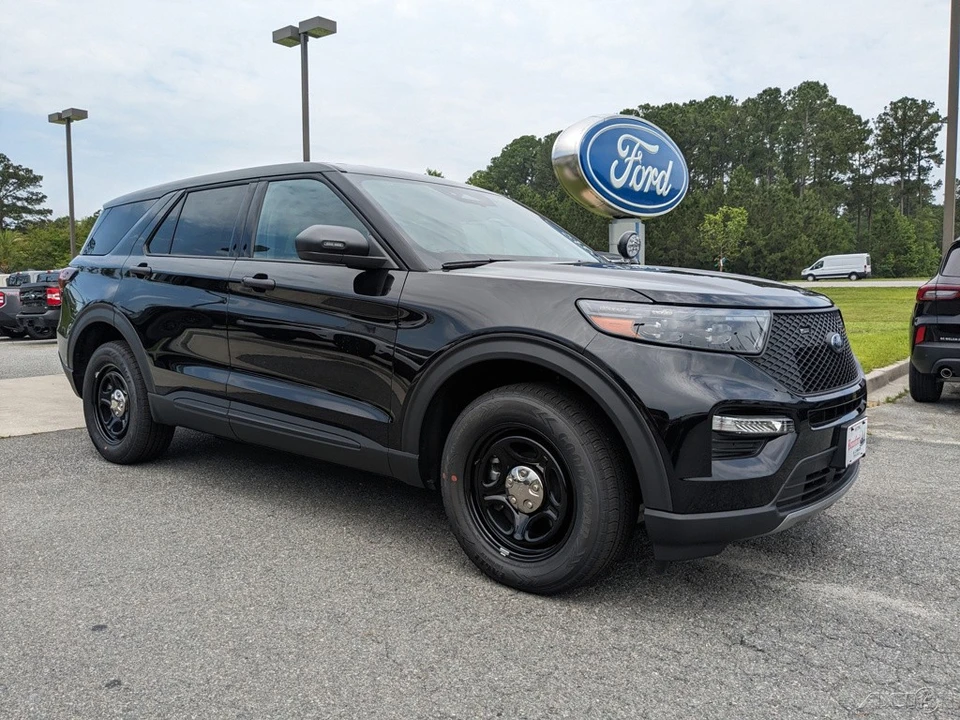2025 Ford Explorer 6th Gen - Image 2 of 21