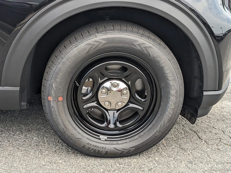 2025 Ford Explorer 6th Gen - Image 13 of 21