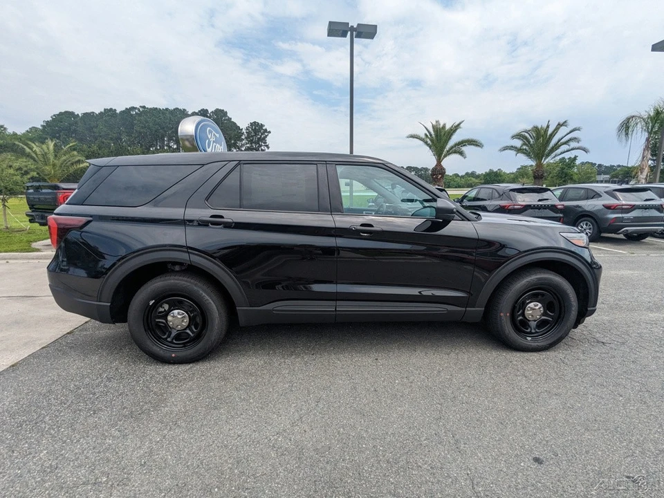 2025 Ford Explorer 6th Gen - Image 3 of 21