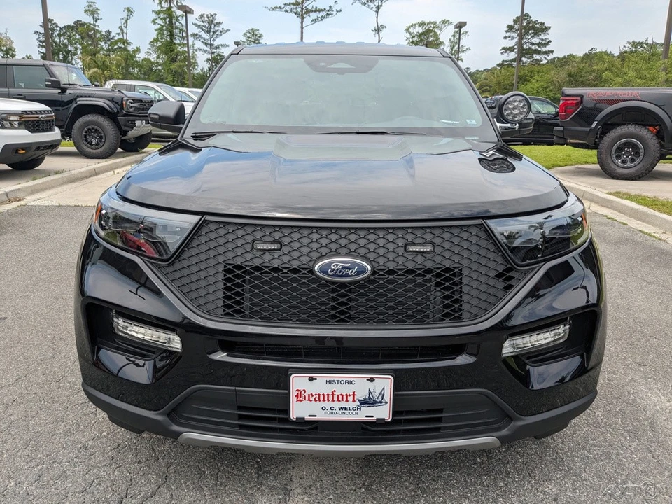 2025 Ford Explorer 6th Gen - Image 9 of 21