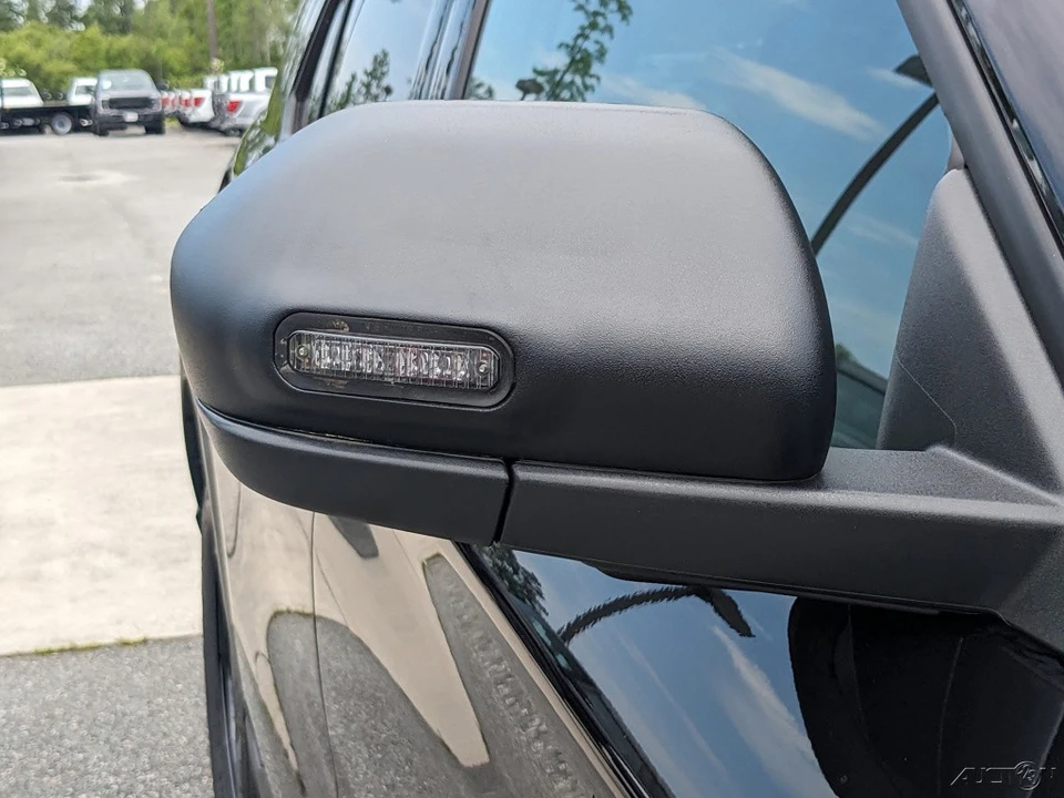 2025 Ford Explorer 6th Gen - Image 11 of 21