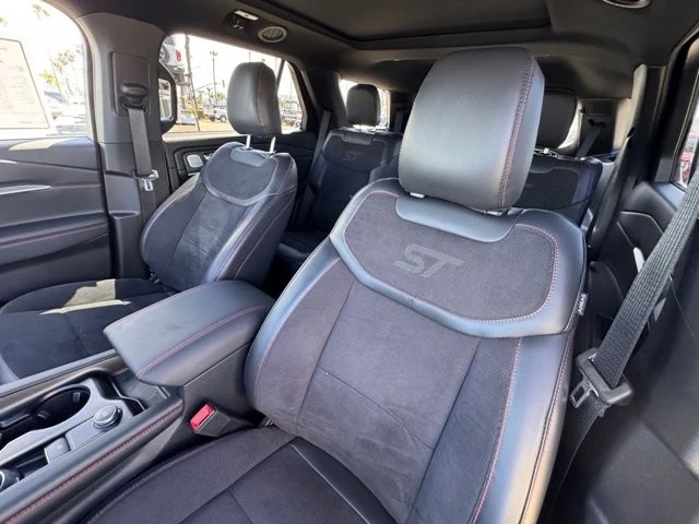 2025 Ford Explorer 6th Gen - Image 19 of 21