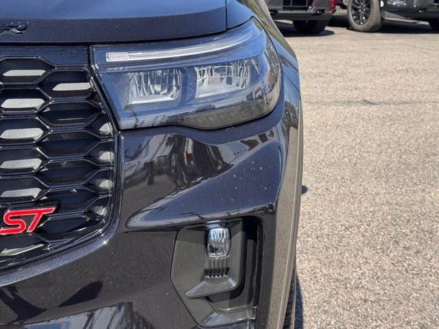 2025 Ford Explorer 6th Gen - Image 8 of 21