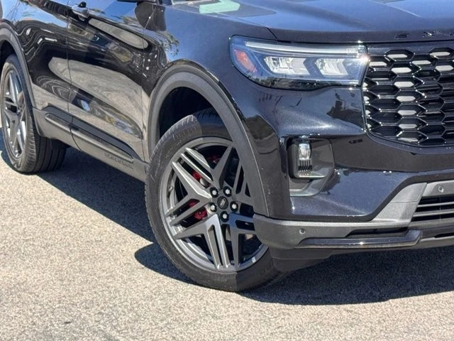 2025 Ford Explorer 6th Gen - Image 4 of 21