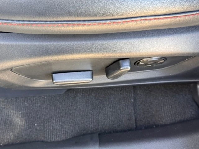 2025 Ford Explorer 6th Gen - Image 18 of 21