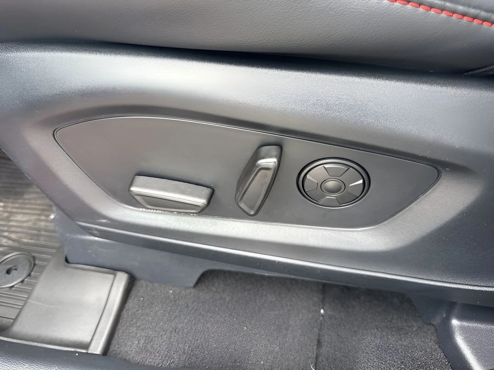 2025 Ford Explorer 6th Gen - Image 10 of 12