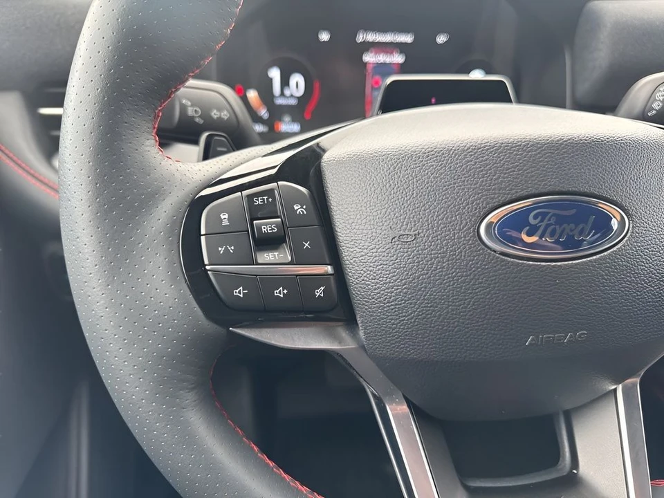 2025 Ford Explorer 6th Gen - Image 16 of 21