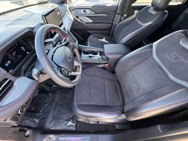 2025 Ford Explorer 6th Gen - Image 18 of 21
