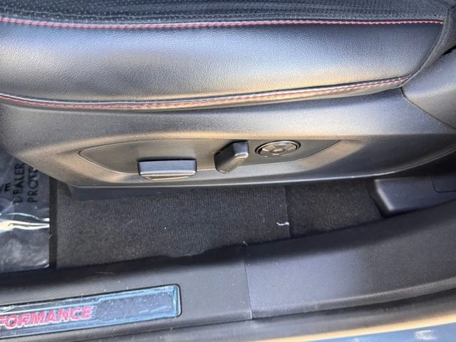 2025 Ford Explorer 6th Gen - Image 19 of 21