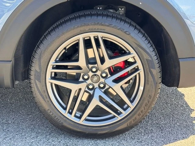 2025 Ford Explorer 6th Gen - Image 15 of 21