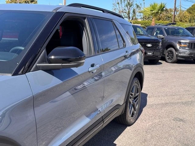 2025 Ford Explorer 6th Gen - Image 9 of 12