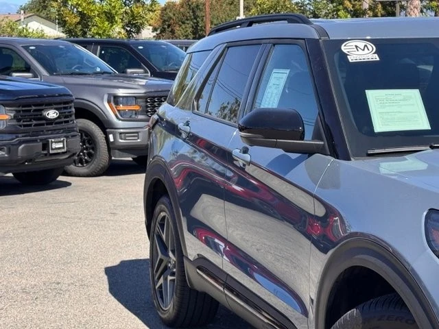 2025 Ford Explorer 6th Gen - Image 5 of 21