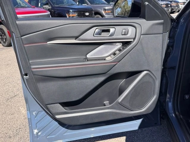 2025 Ford Explorer 6th Gen - Image 16 of 21