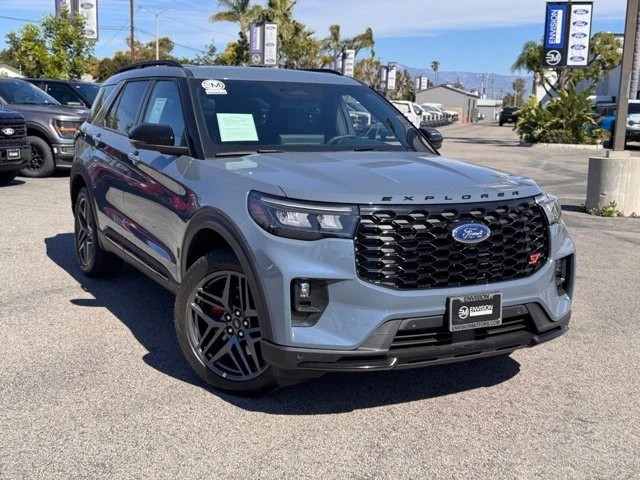 2025 Ford Explorer 6th Gen - Image 2 of 12