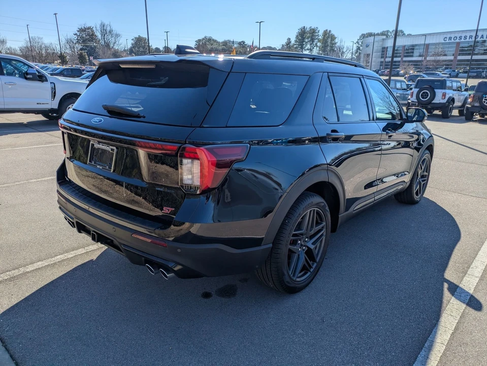 2025 Ford Explorer 6th Gen - Image 4 of 21