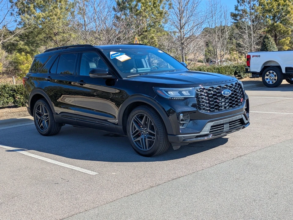 2025 Ford Explorer 6th Gen - Image 2 of 21