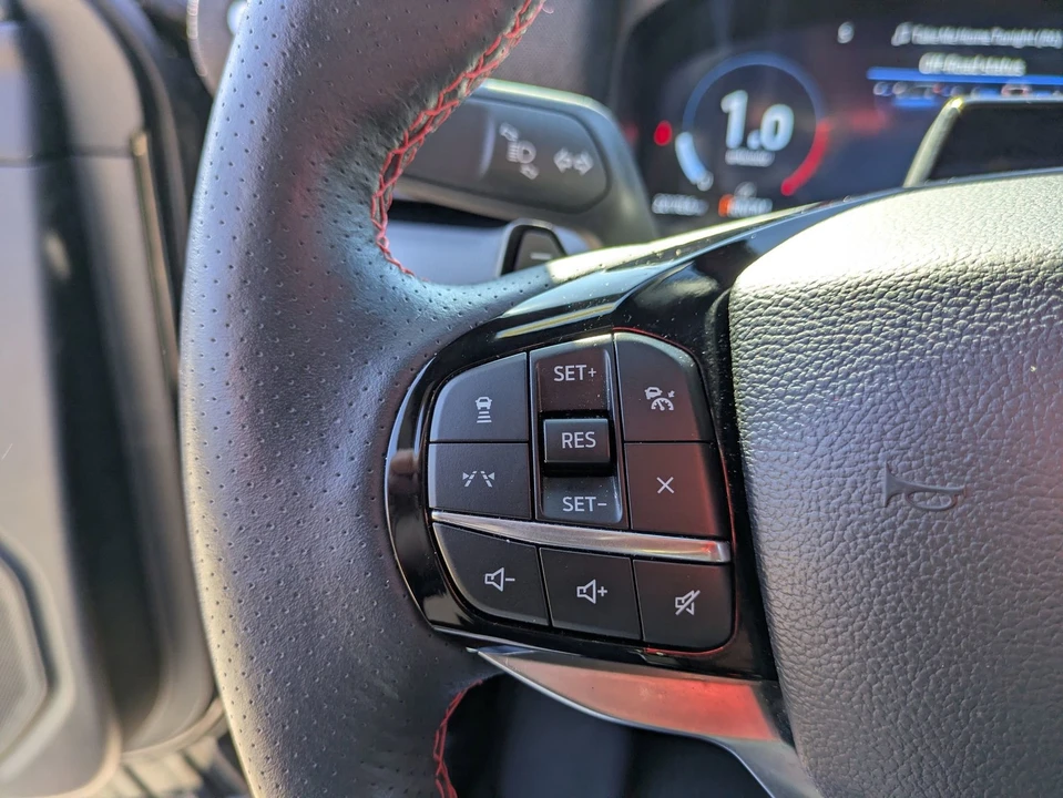 2025 Ford Explorer 6th Gen - Image 18 of 21