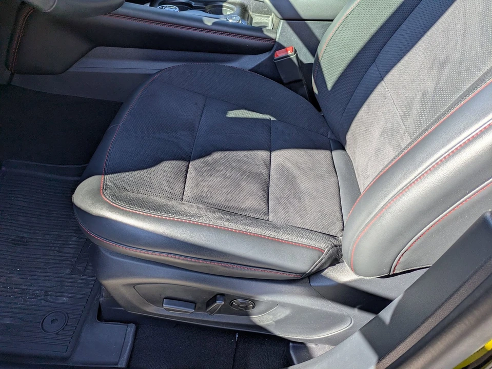 2025 Ford Explorer 6th Gen - Image 13 of 21