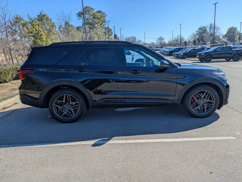2025 Ford Explorer 6th Gen - Image 3 of 21