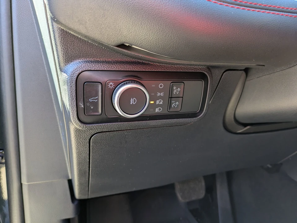 2025 Ford Explorer 6th Gen - Image 17 of 21