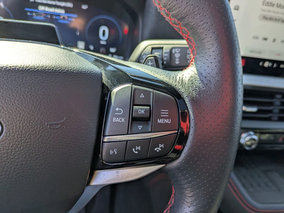 2025 Ford Explorer 6th Gen - Image 19 of 21