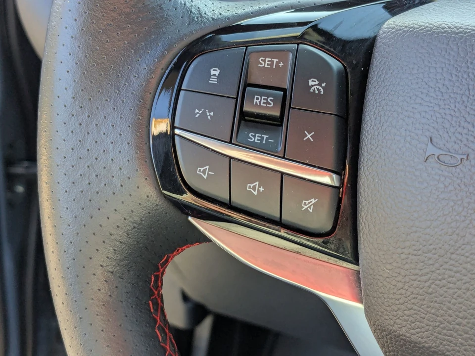 2025 Ford Explorer 6th Gen - Image 20 of 21
