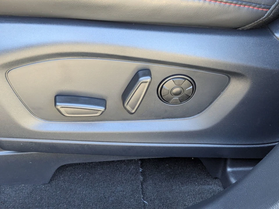 2025 Ford Explorer 6th Gen - Image 17 of 21