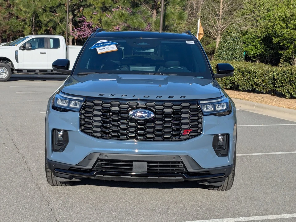 2025 Ford Explorer 6th Gen - Image 9 of 21