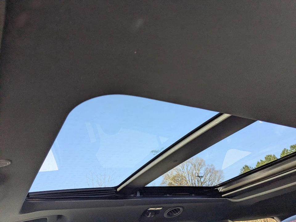 2025 Ford Explorer 6th Gen - Image 16 of 21