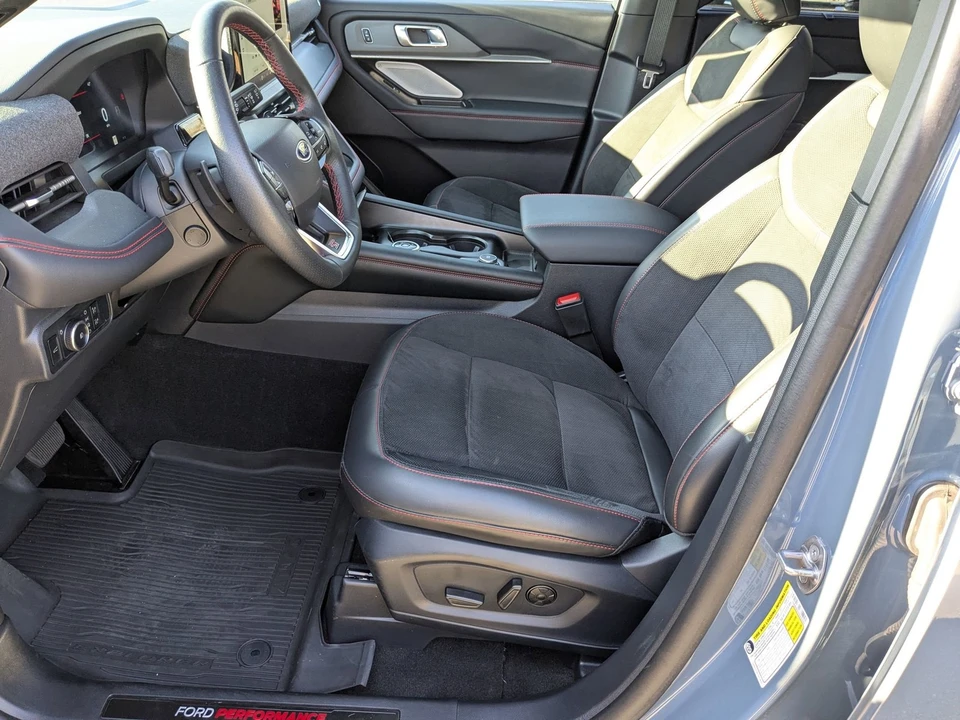 2025 Ford Explorer 6th Gen - Image 15 of 21