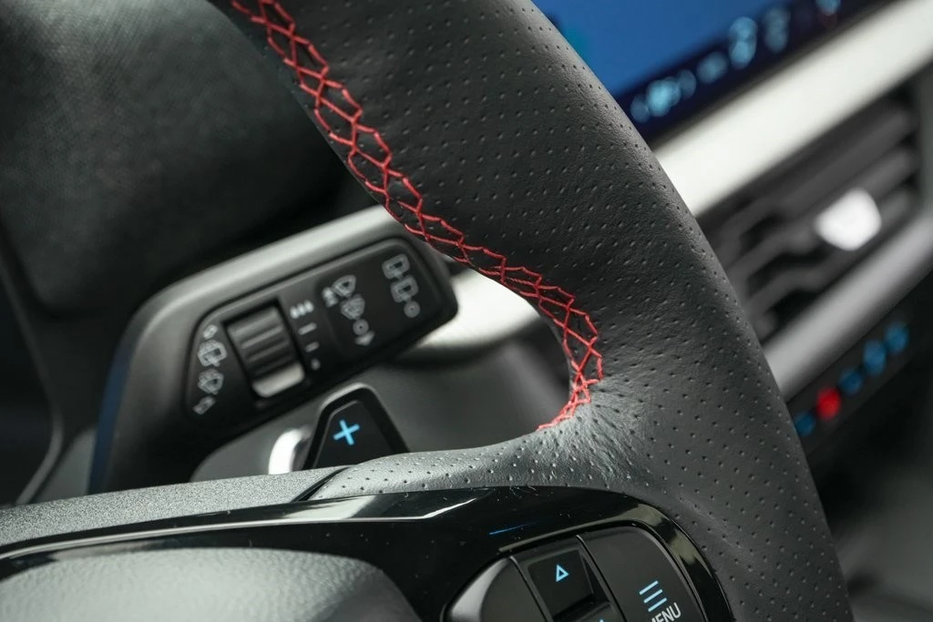 2025 Ford Explorer 6th Gen - Image 16 of 21
